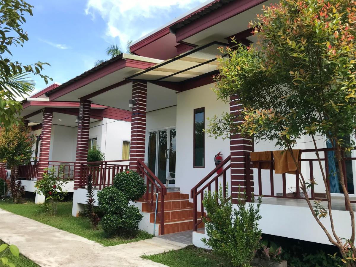 Tara House Hotel Koh Lanta Exterior photo